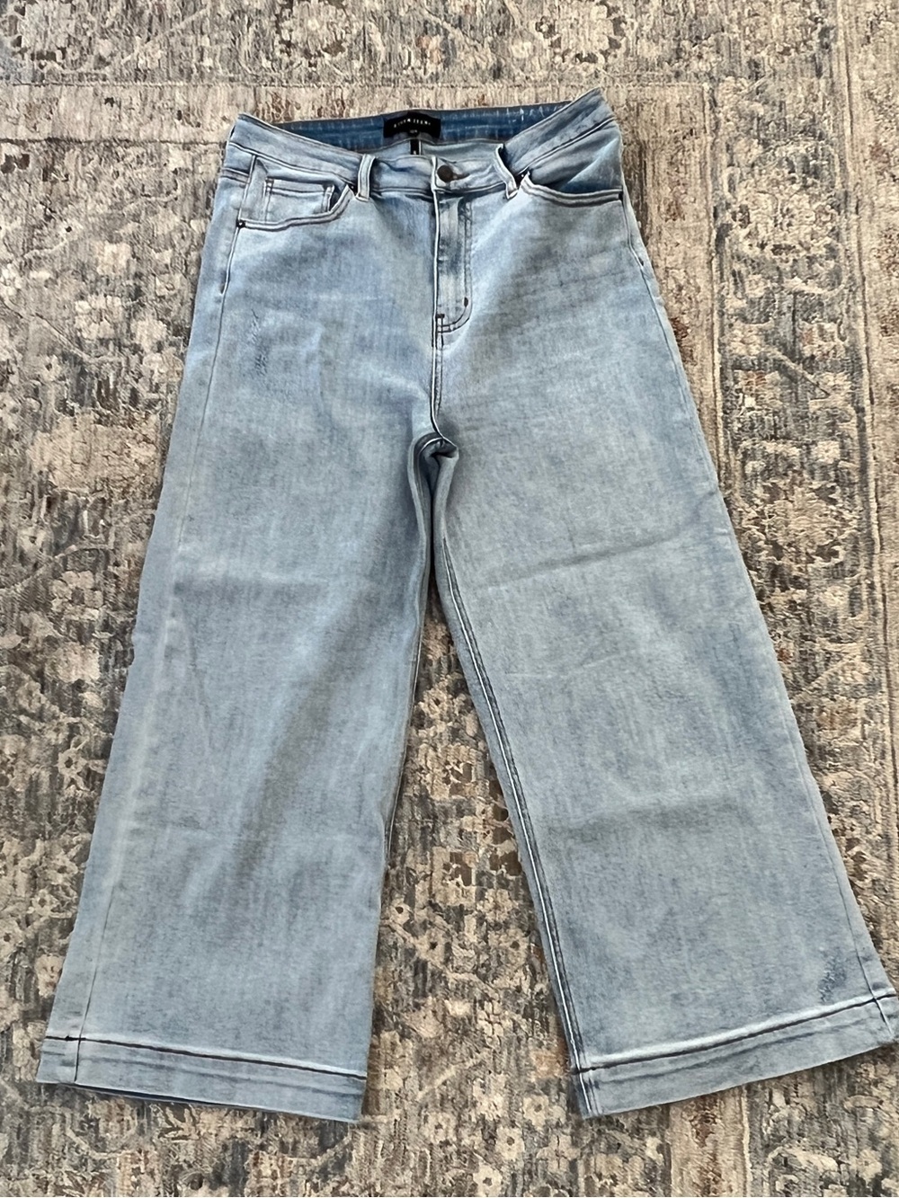 Judy Blue Wide Leg Light Blue Women's Cropped Wide Leg Jeans Size 13/31 Like New